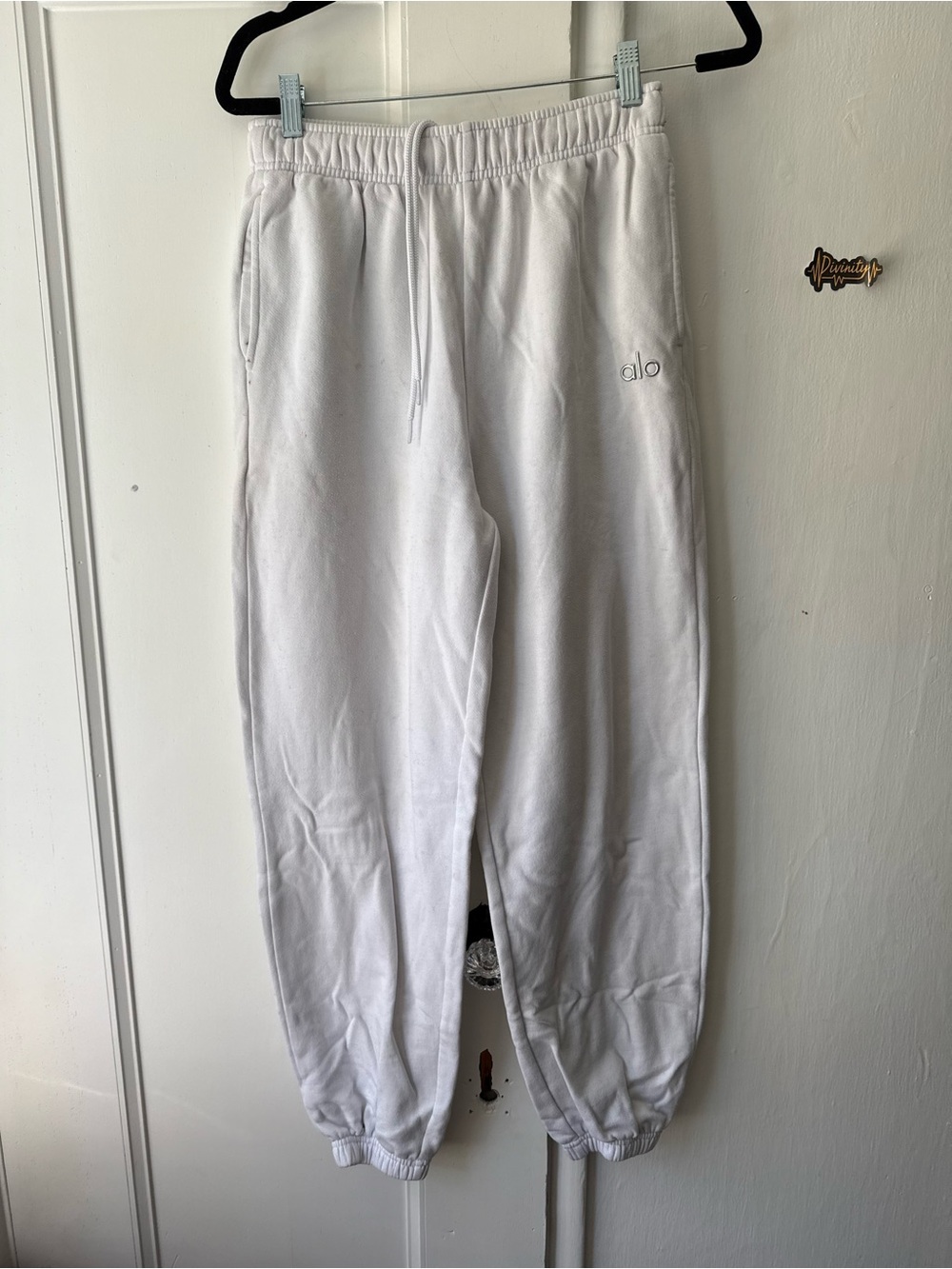 ALO Yoga White Jogger Sweatpants with Elastic Waist